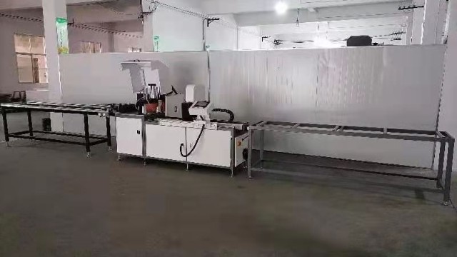 工業(yè)鋁型材自動鋸的優(yōu)點有哪些？知道這些優(yōu)點為您節(jié)省很多人工成本！